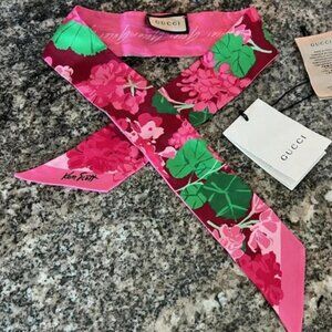 Gucci Pink Silk Floral Print Ken Scott Twilly
